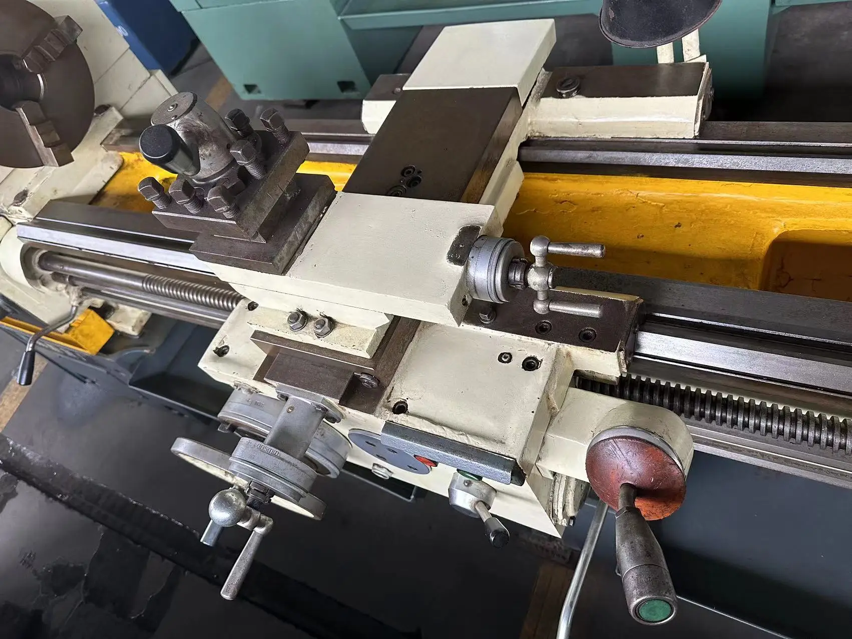 Factory Price CY6150B 2000mm Horizontal Lathe Machine All the Castings Are Made of Resin Sand Technology and Are Aged in Stock