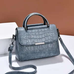 2023 New Solid Pu Women Fashion Handbags Ringer Pattern Wholesale Women Handbags Rivet Designer Shoulder Bags for Women