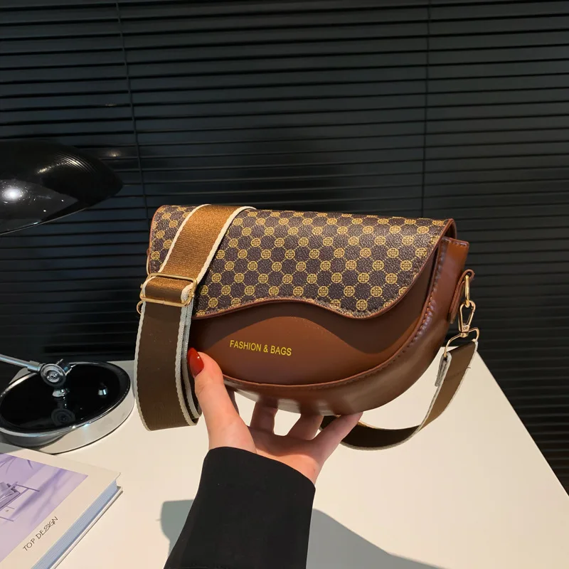 2025 Vintage Texture Single Shoulder Bag for Women New Trendy Versatile Crossbody Saddle Bag Small Size Fashionable Underarm