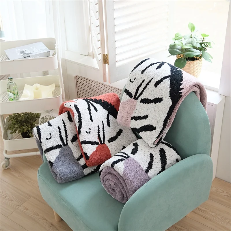 product new arrival 100polyester  zebra jacquard knitted microfiber blanket for home decor sofa  jm-56