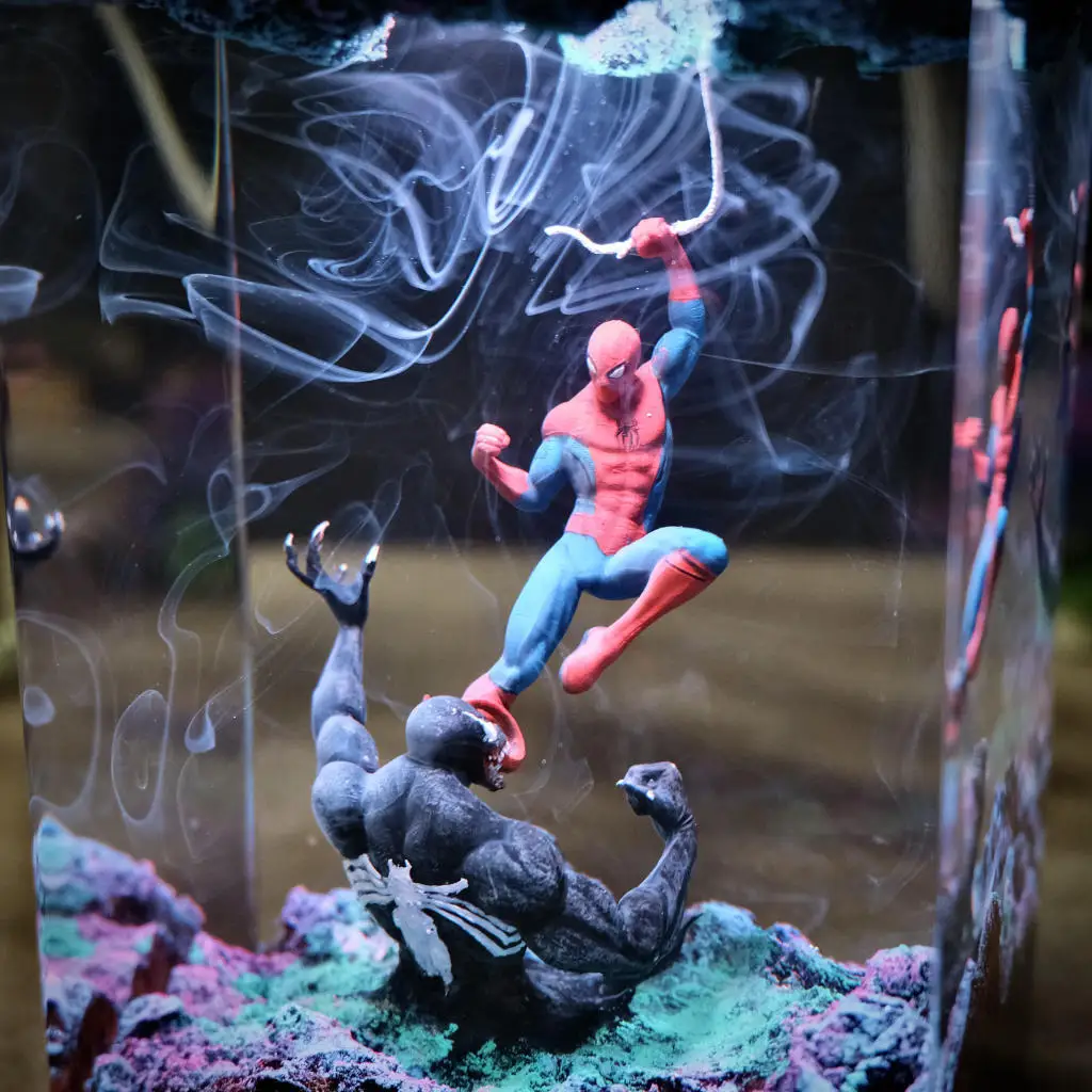 Anime Spider-Man VS Venom Resin Lamp Night Light Art Deco