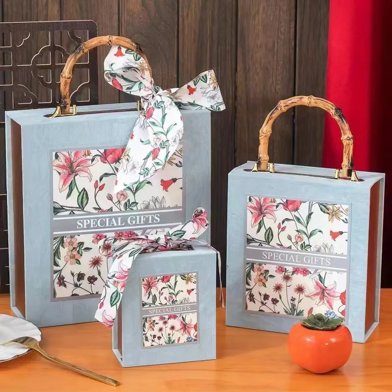 Wedding Luxury Candy Box Wholesale Flip Top Maid of Honor Empty Customized Portable Red Velvet Christmas Packaging Gift Boxes