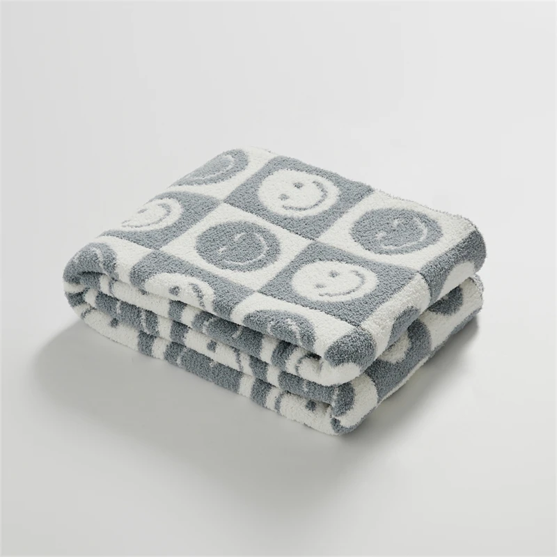 Hot sale  Smiling Checker Super Soft 100% Polyester  Microfiber Knitted Throw Blanket QPGXL supplier