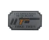 Toma esta segunda pistola con fondo gris.