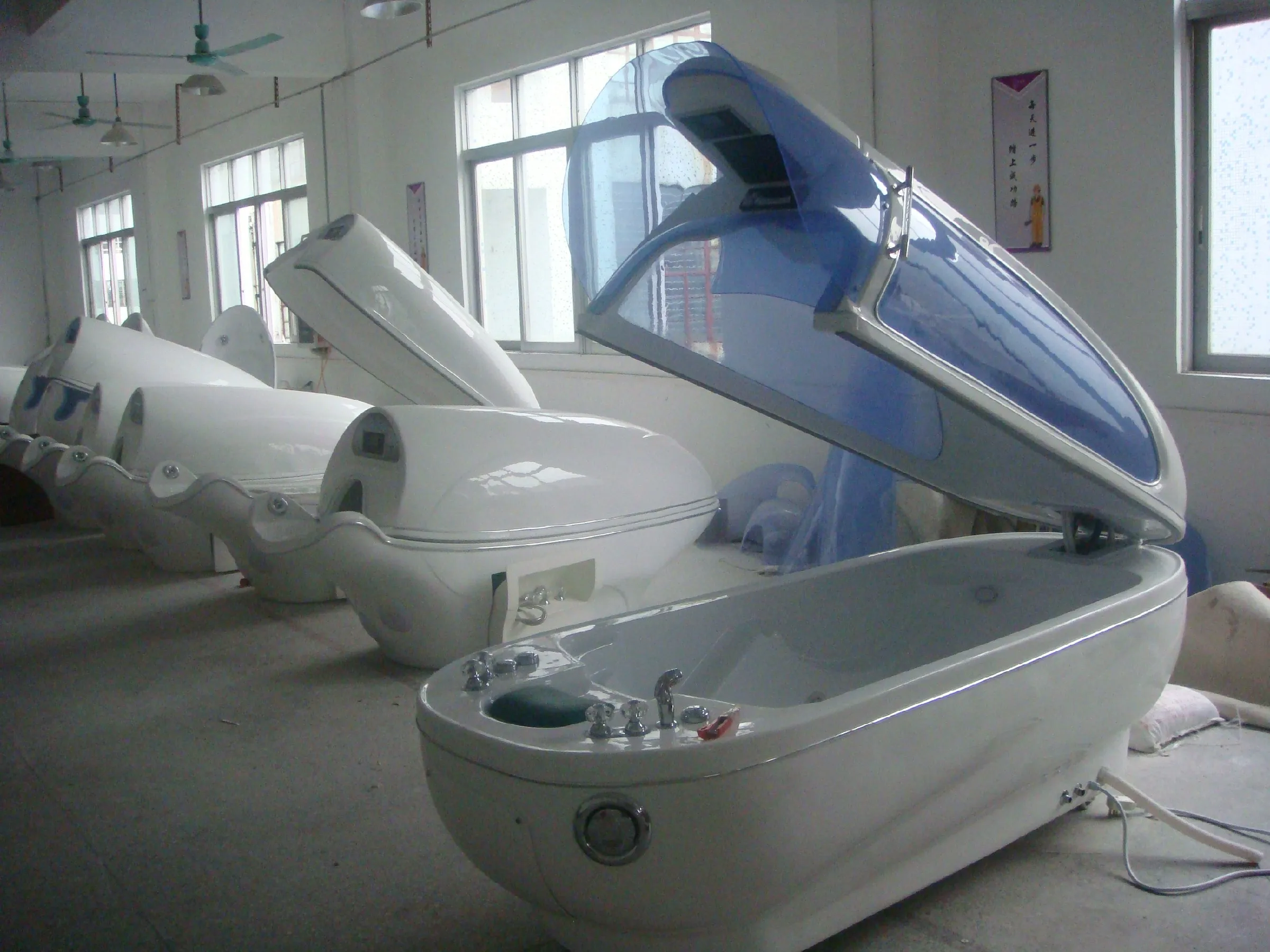 Luxury Spa Capsule with Underwater Handheld Massage Jet and Full Body Wrap