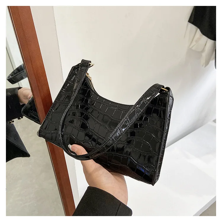 Fashion Mini Crocodile Pattern Armpit Shoulder Handbag Popular Zipper Alligator Pattern Lady Underarm Bag Hot Selling  Purse