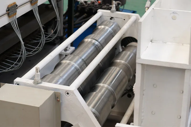 DXTECH Sheet Metal Roll Forming Machine with Hydraulic Uncoiler