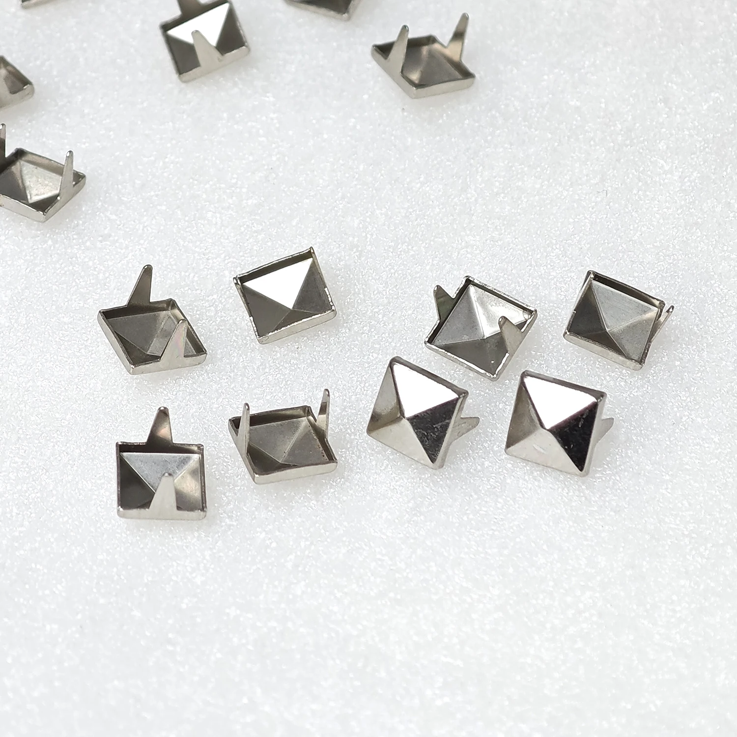 10000 предметов украшение одежды два когтя заклепки для обуви аксессуары ногтей пирамида квадратная металлическая 5 пакетов форма пирамиды на заказ