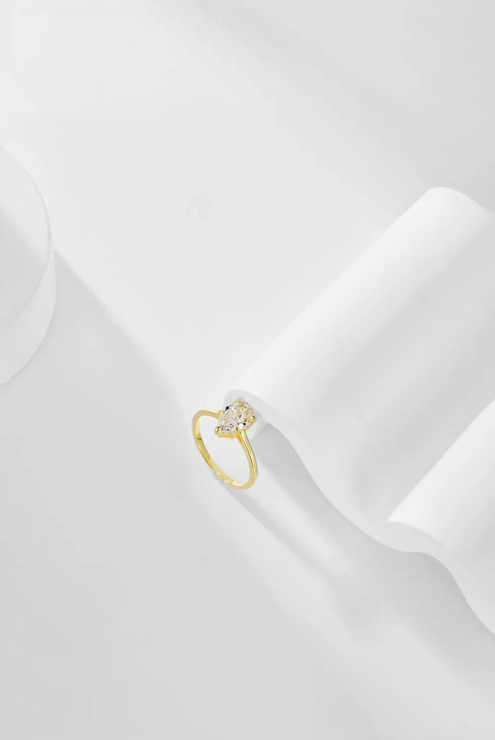 Dylam Minimalist Design 925 Sterling Silver 18k Gold Plated Tear Drop Shape Diamond 5a Cubic