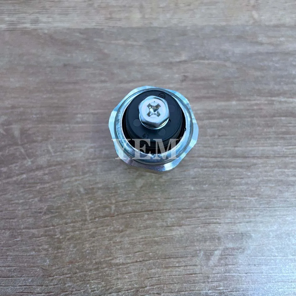 D722 Oil Pressure Sensor 15841-39013 for Kubota Excavator Engine 2