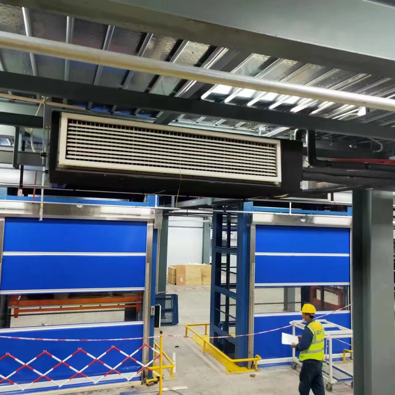 Custom Reciprocating Hoist Tipping Bucket Loading Assembly Line