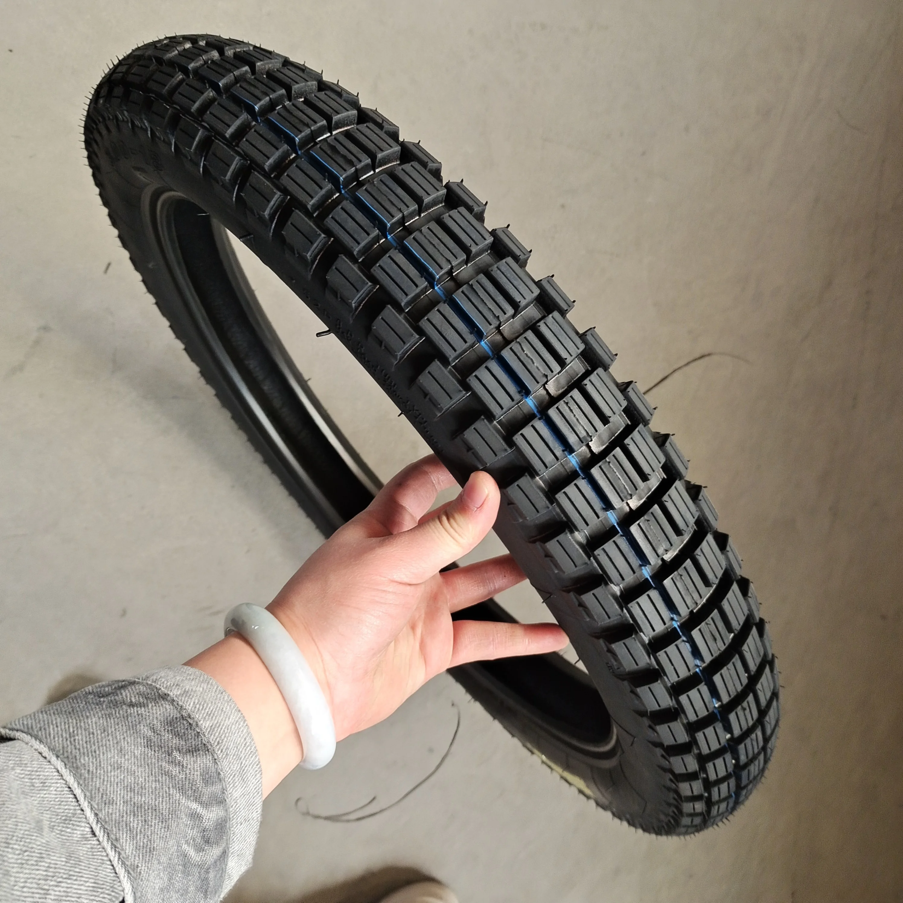 Factory Different Model 18x300 Motorcycle Tire 18x3.00 to Brazil 275-17 300-18 350-18 275-18