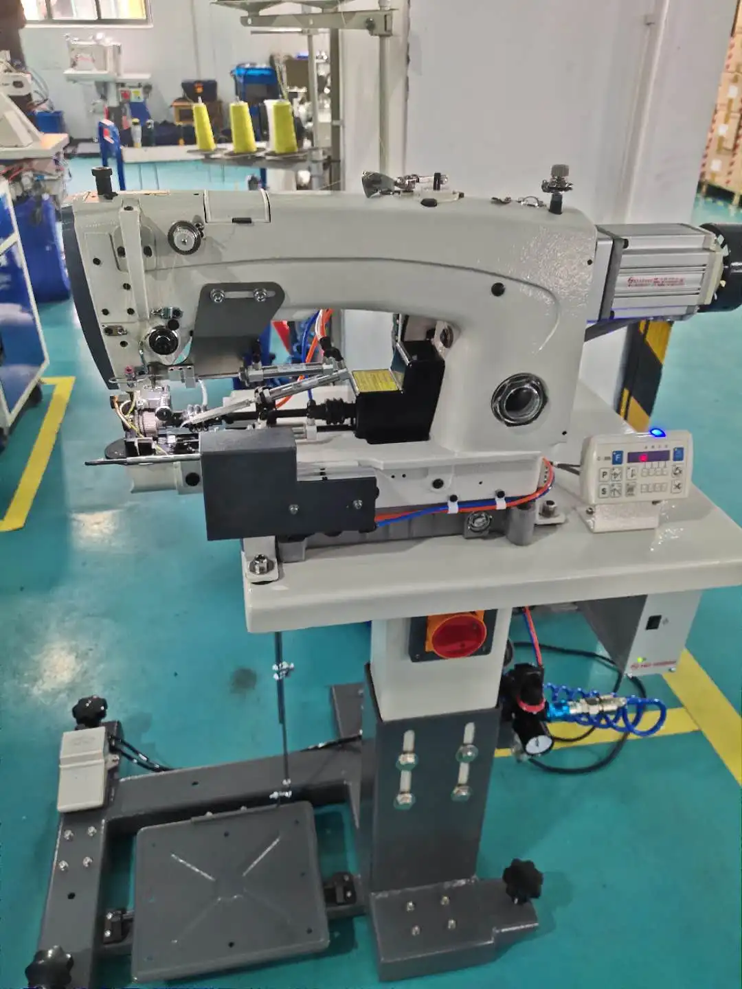 High Quality Automatic Pneumatic Bottom Hemming Machine Suitable for Different Kind of Fabric Max Thickness 10mm    HK63900D