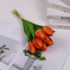 Un ramo de color rojo mandarina