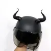 Casque noir avec cornes de diable - 11 cm - Adhésif 3M