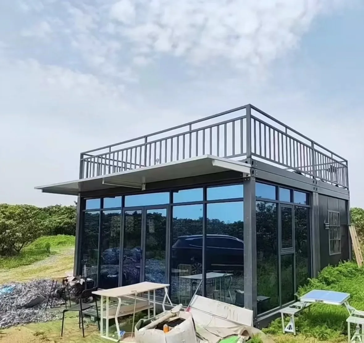 20Ft Fast-Constrcted Prefab Container Haus Assembled Modular Mobile Living House with Porch for Apartments Malls or Hotels