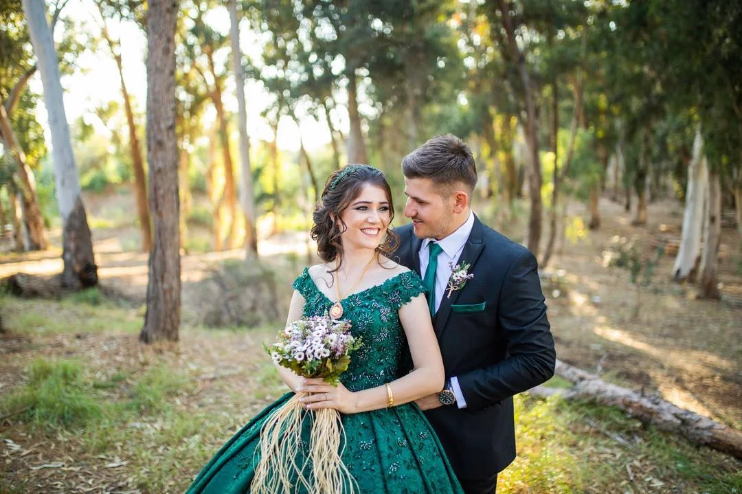 Mumuleo Arabic Dark Green Wedding Dresses Off the Shoulder Lace Appliqued Beaded Ball Wedding Dress Bridal Gowns Custom Made Rob| Alibaba.com Mumuleo Arabic Dark Green Wedding Dresses Off the Shoulder Lace Appliqued Beaded Ball Wedding Dress Bridal Gowns Custom Made Rob| Alibaba.com