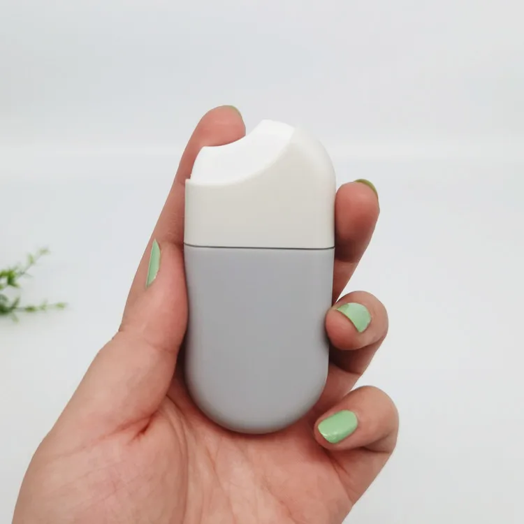 New Design 10ml 15ml Plastic Empty Refillable Credit Card Spray Bottle Pocket Size Flat Perfume Spray Bottle for Hand Sanitizer