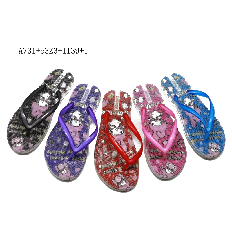 Sandalias negras de plataforma abierta para mujer de fibras de plástico eco  recicladas en las piedras. Concepto de ropa sin residuos. Zapatillas de  verano Fotografía de stock - Alamy