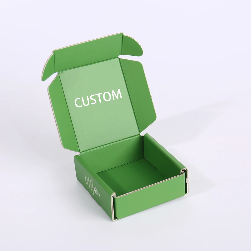 Scatole personalizzate in cartone ondulato: extra-large, colorate, a doppia faccia, in cartoncino bianco