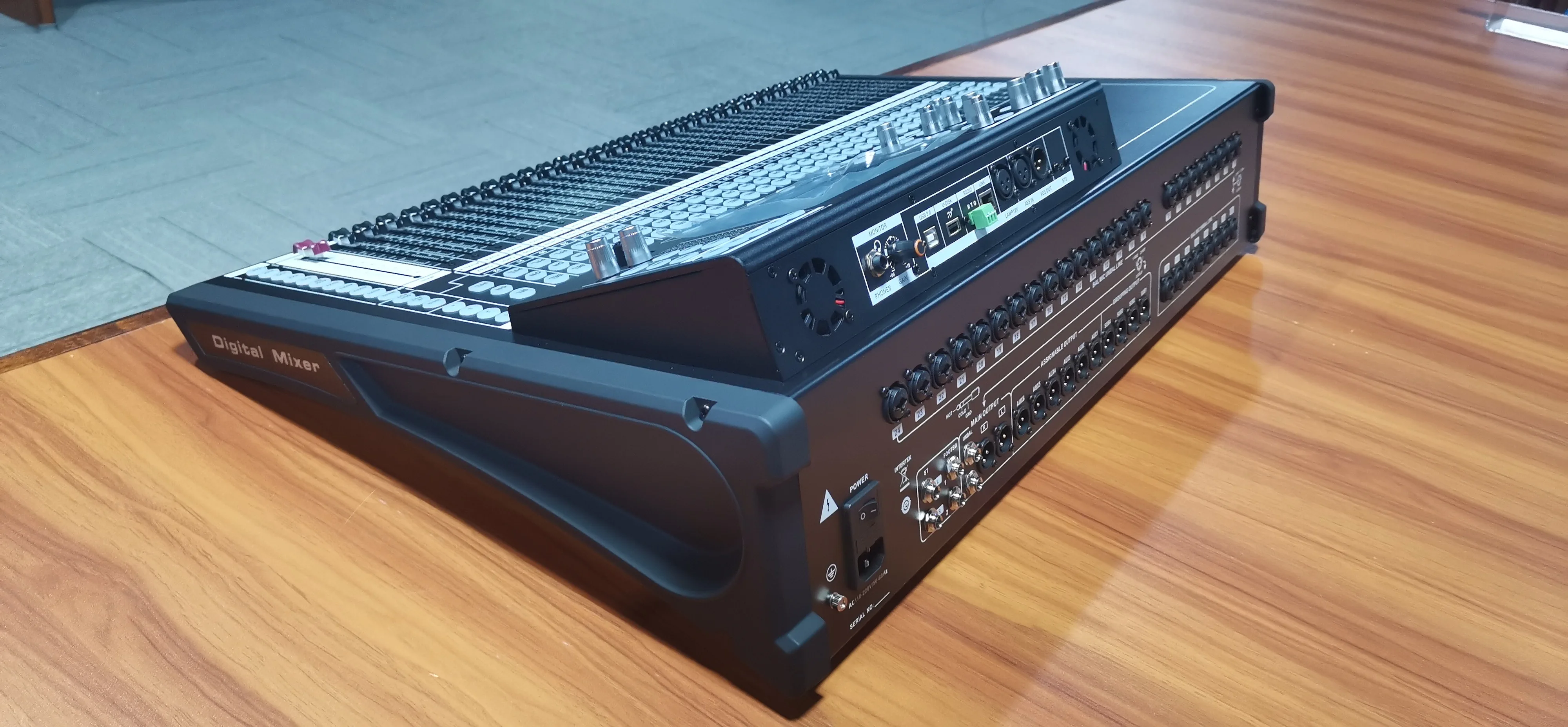 Professional Audio Digital Dj Console Mixer 32channels Digital Mixer Live Sound System