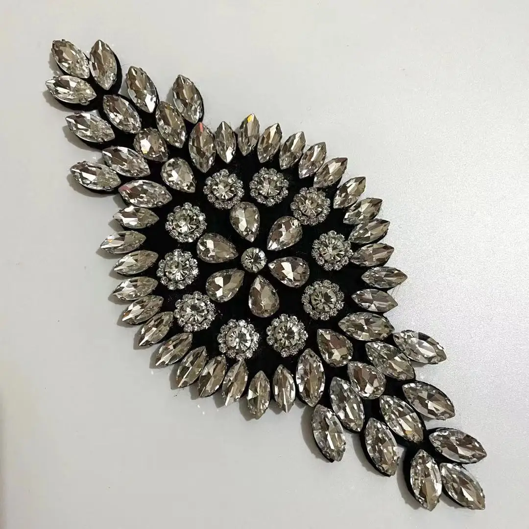 Parche De Bordado Con Cuentas Para Ropa,Parche Decorativo De Diamantes De  Imitación Con Apliques Decorativos Para Ropa De Abrigo Y Camiseta - Buy  Cuentas Apliques Parche,Rhinestone Flor Parche,3d De Apliques Product on