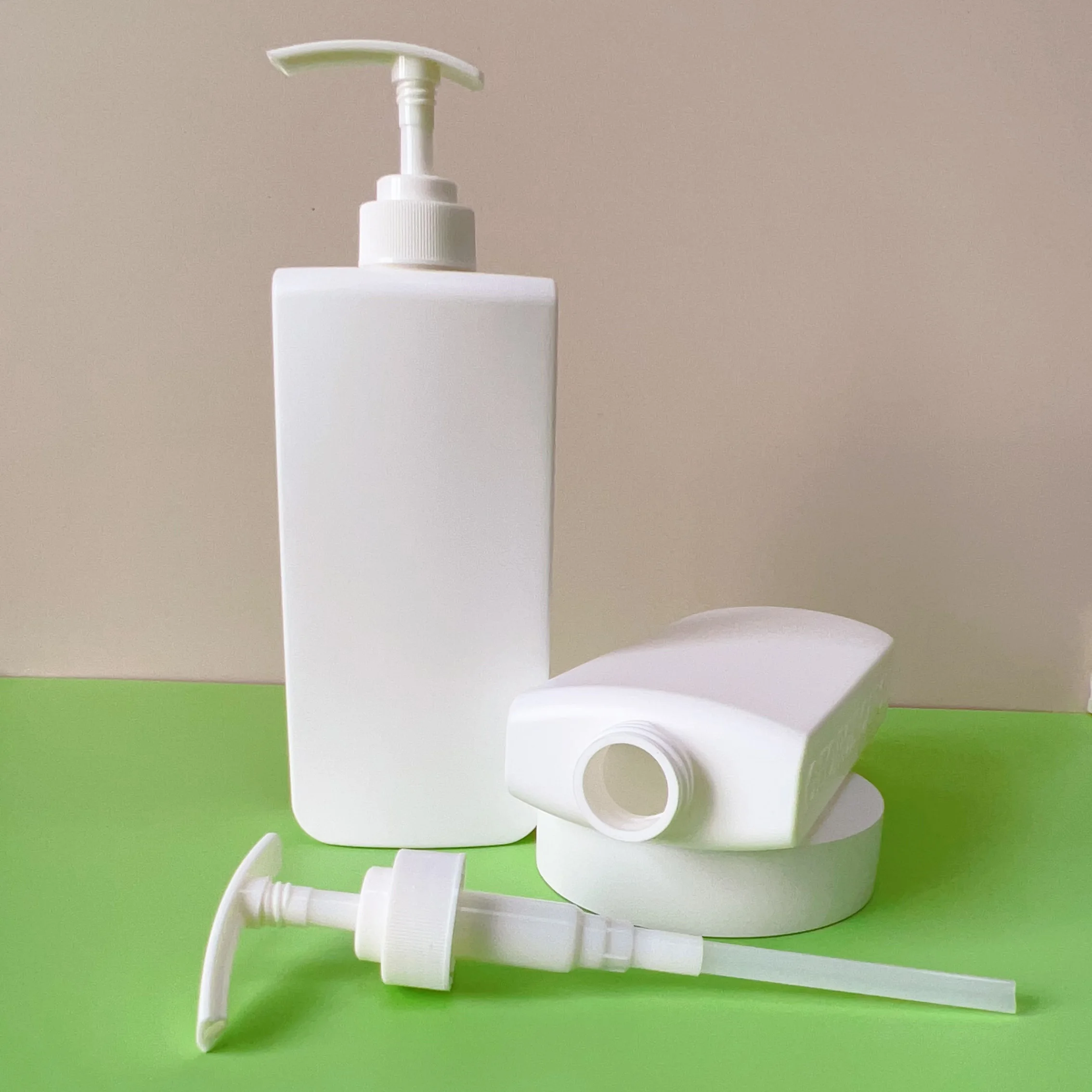 Factory Direct Sales 300mlto830ml HDPE White Plastic Lotion Pump Bottle Skin Cream Shampoo and Conditioner Plastic Bottle