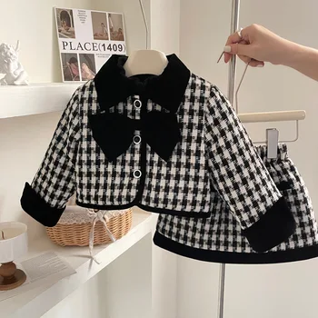 New baby girl clothing set small fragrant style 2024 winter new plaid style baby suit warm little girl two-piece set