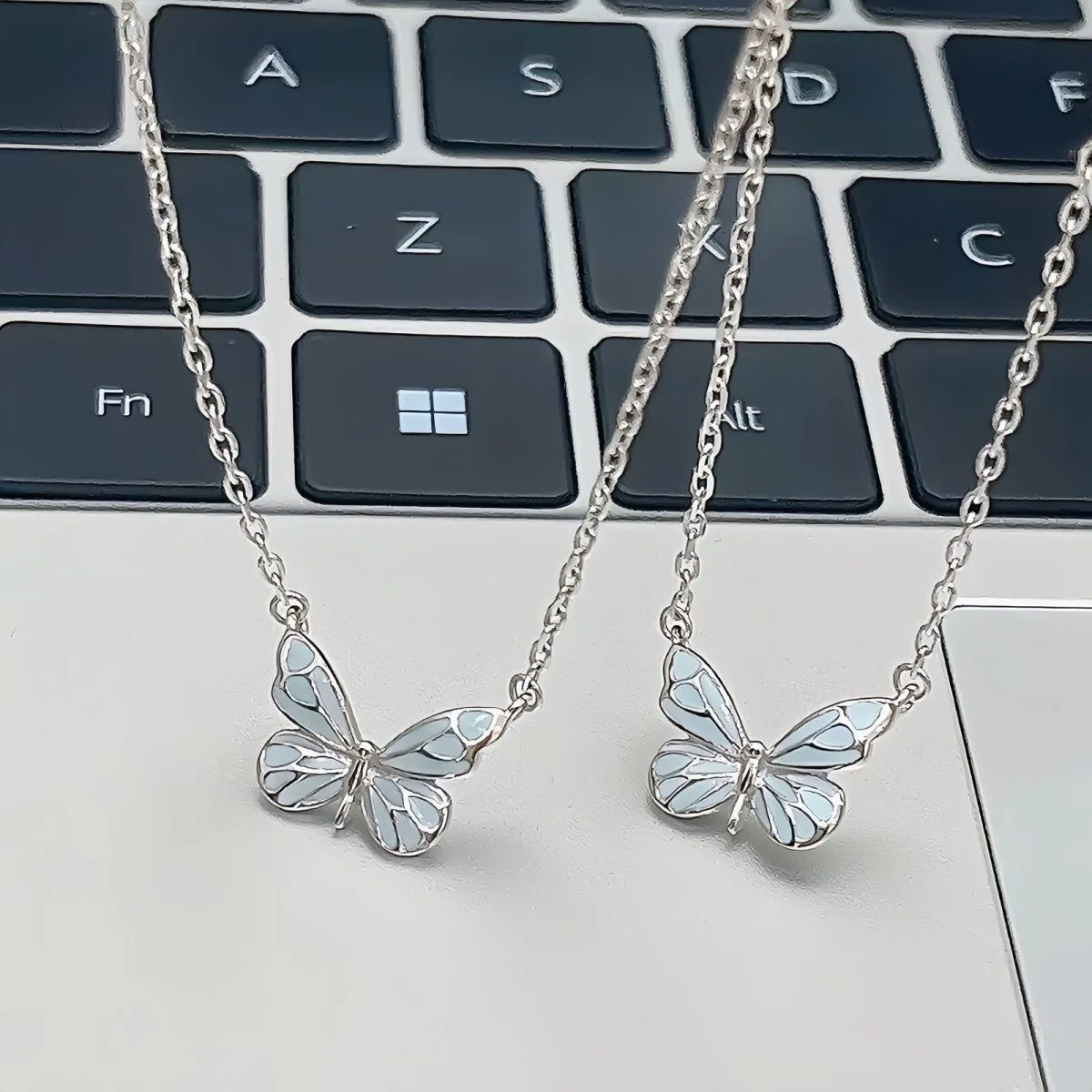 Trendy Luminous Butterfly Pendant Necklace for Women Link Chain Alloy Jewelry for Party Glow in the Night