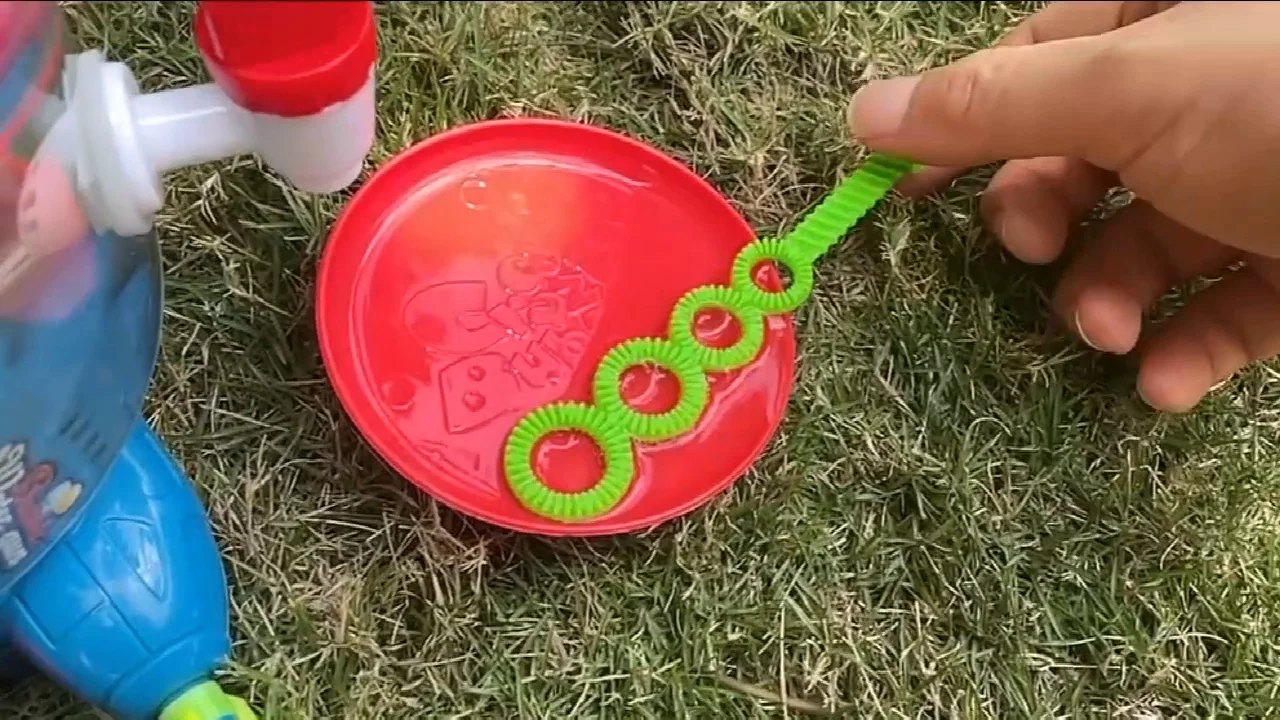 Bubble Bucket With Water Tap Party Game Funny 4 Holes Round Shape 