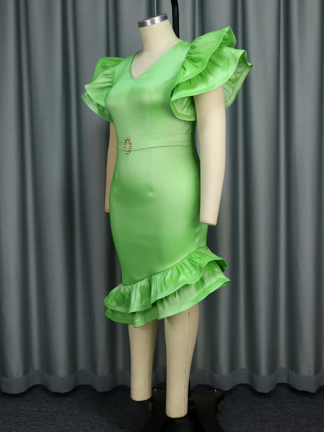 green emerald velvet dress Mint Green Floral Tiered Short Sleeve Plus Midi Dress main image 0