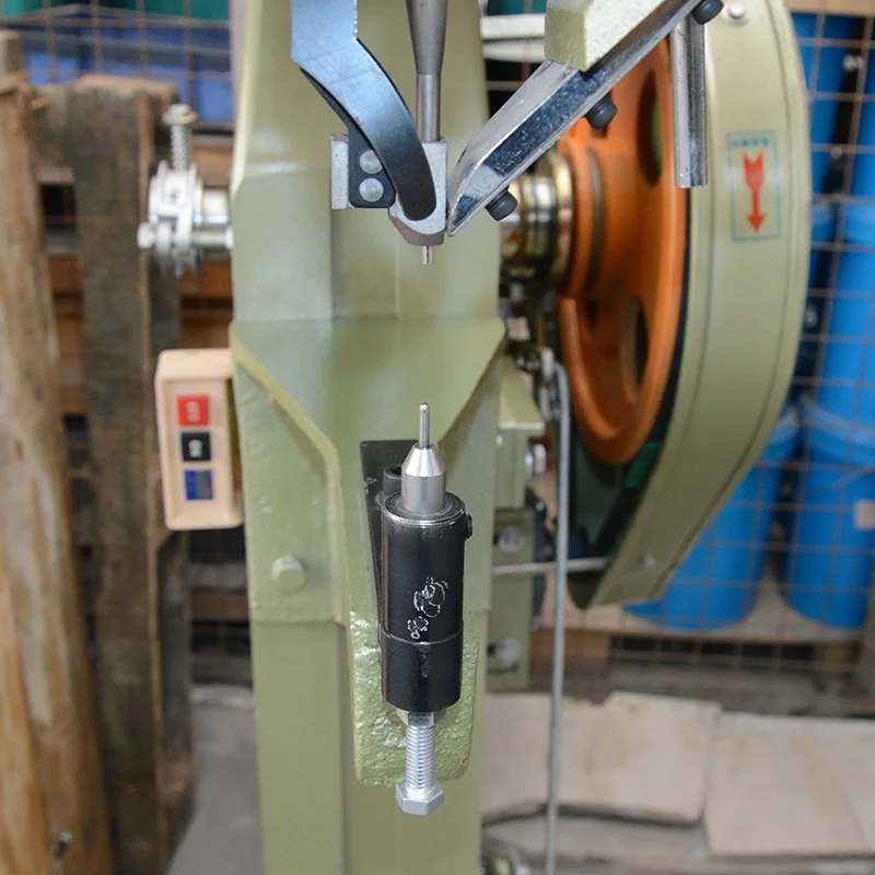 Автоматическая заклепочная машина для сумок, фабрика в Китае