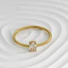 R0006 oval/white