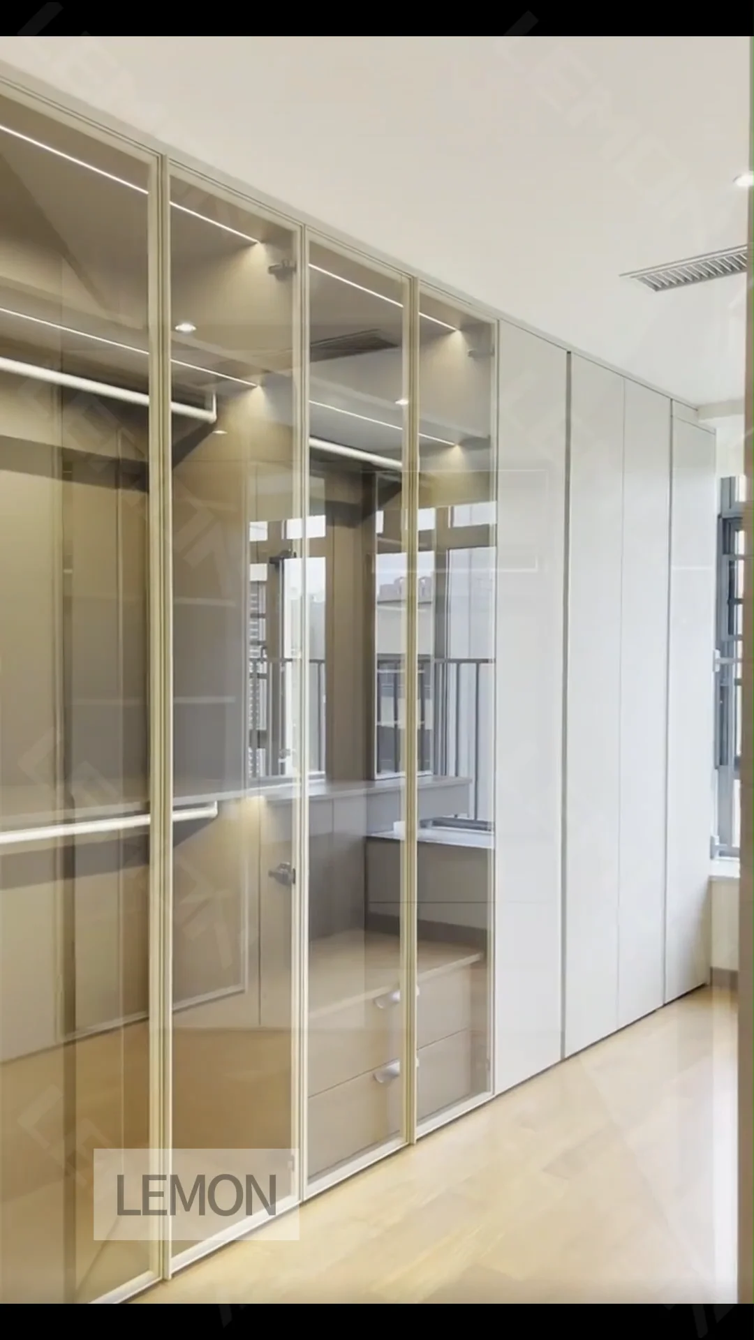 Pakistan New Model High End Hanging Wardrobe Storage Designs