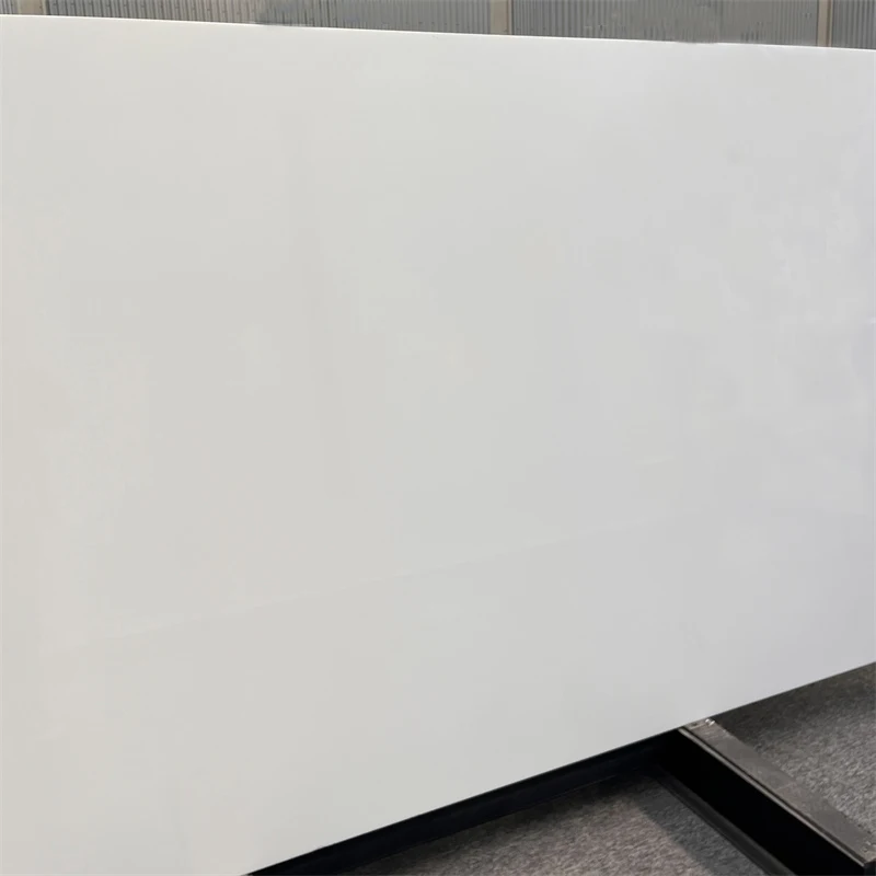 Pietră artificială – preț la începutul vânzărilor în cantitate mare: marmură nano albă, placă din sticlă nano pur albă pentru pereți și podele