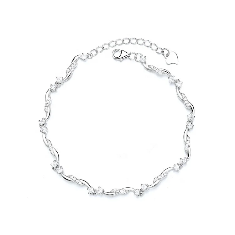 Yaeno Silver Twist Chain Bracelet - Elegant & Versatile