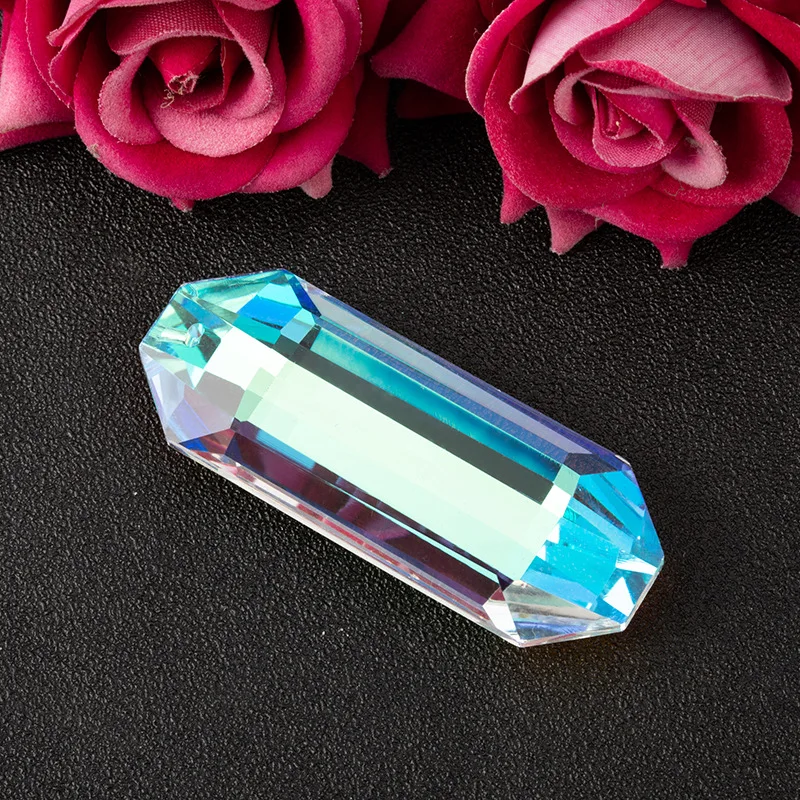 Pampilles en verre goutte d'eau facettée, partie d'un élégant lustre en cristal - Autres catégories de produits