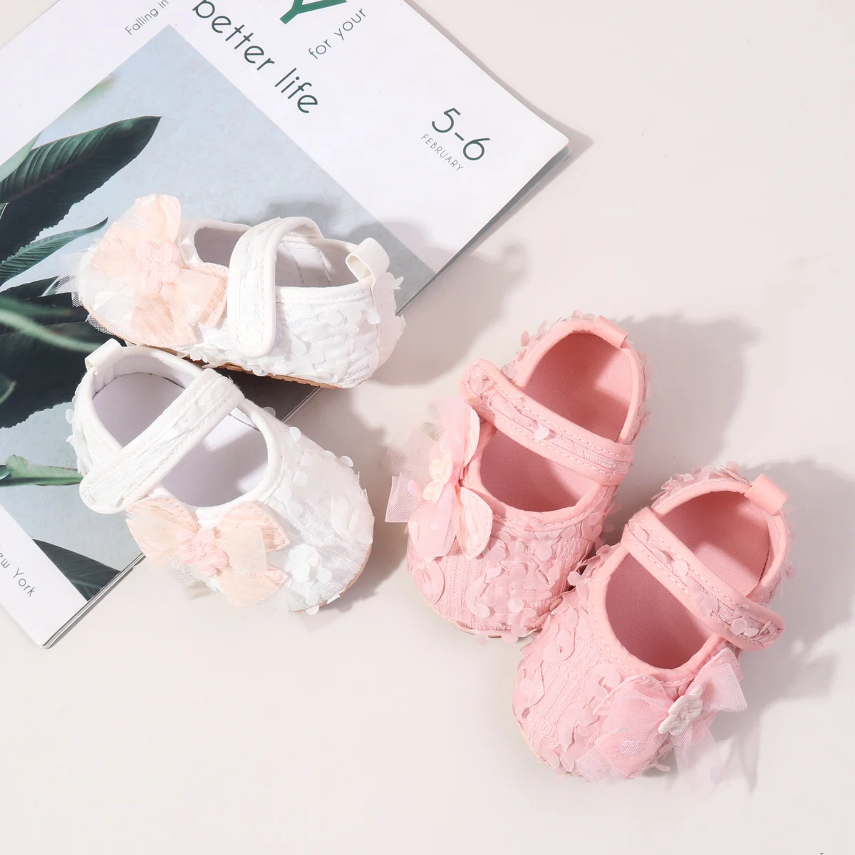 Hot Selling Butterfly Design Soft Tpr Outsole High Quality Baby Newborn Girl Shoes 2025