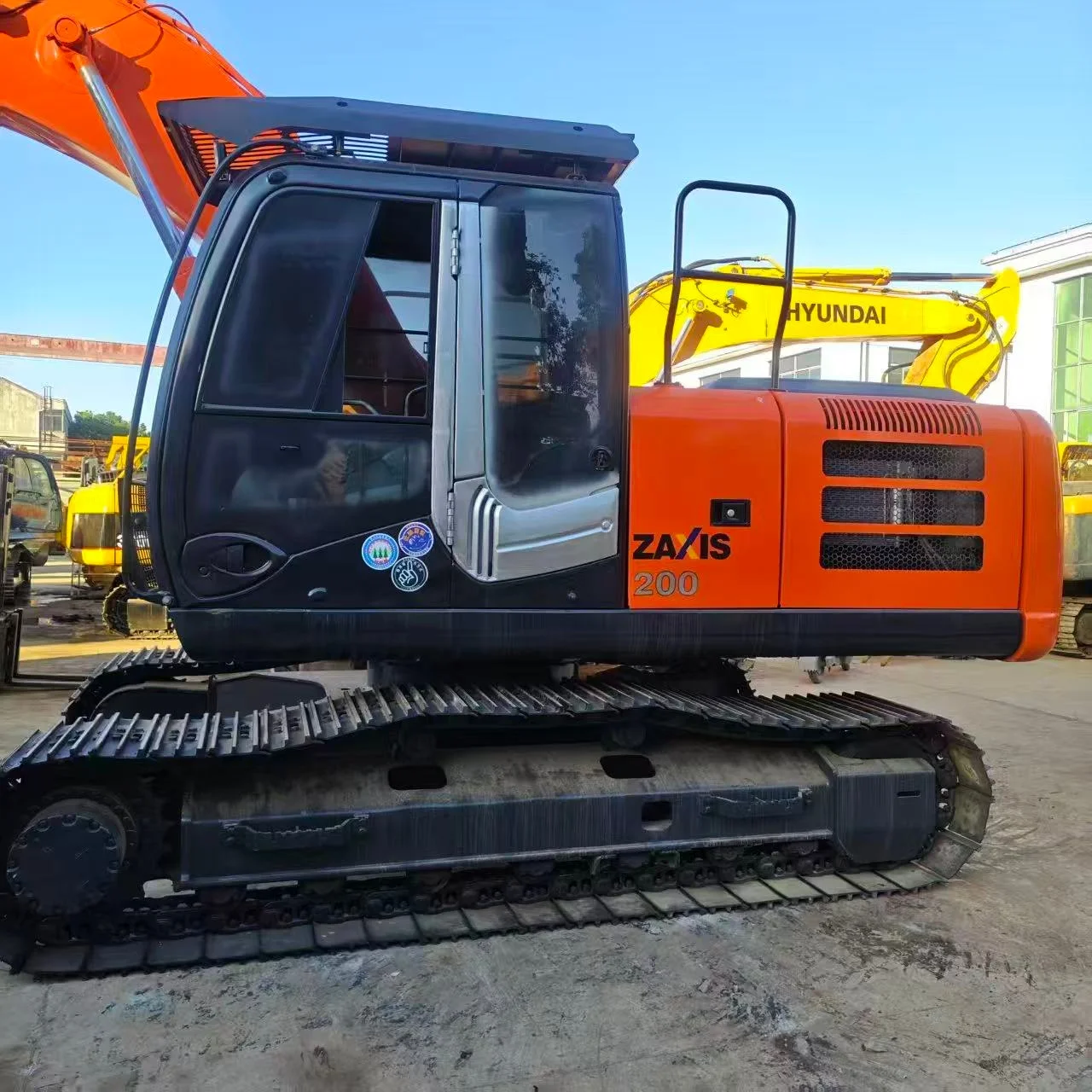 Used Hitachi ZX200-3 Crawler Excavator 20 Ton Isuzu Engine 110KW