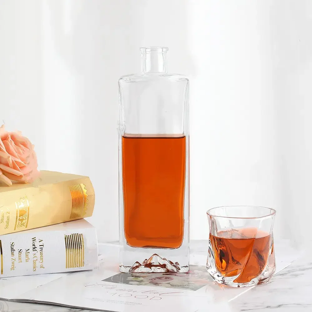 750ml Custom Spirit rare clear Empty Mini Glass Liquor Beverage Wine Bottle for Vodka Gin Red Wine with Cap