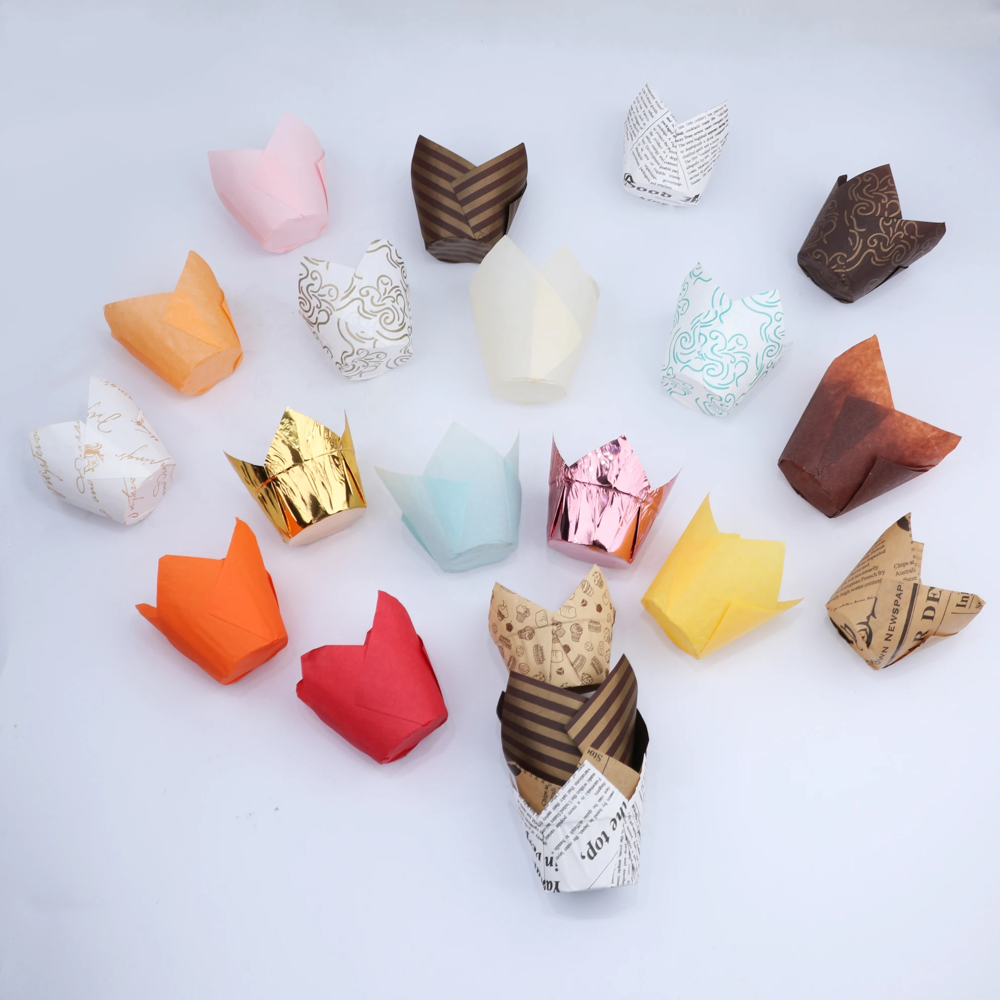 Standard Natural Tulip Cake Cup Paper Cupcake Liner Food Grade Odorless and Oil Resistant Baking Cup Paper Cake Cup