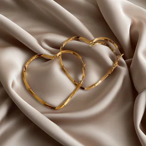 Joias De Luxo Wholesale Earrings Wild Temperament Big Heart-shaped Irregular Alloy Fashion Hoop Women's Earrings