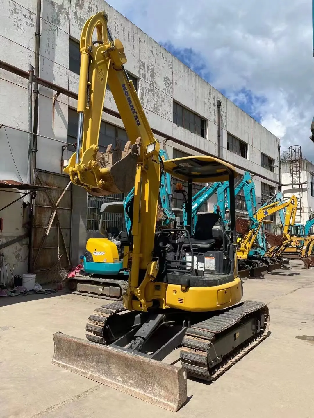 2020 Model Komatsu PC35 Mini Excavator with 3.5TON Operating Weight and 0.2m³ Bucket Capacity