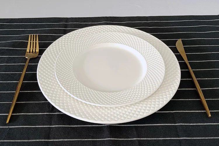Chip Resistant Dinnerware White Wedding Plates Set Embossed Sublimation Blank White Dishes For