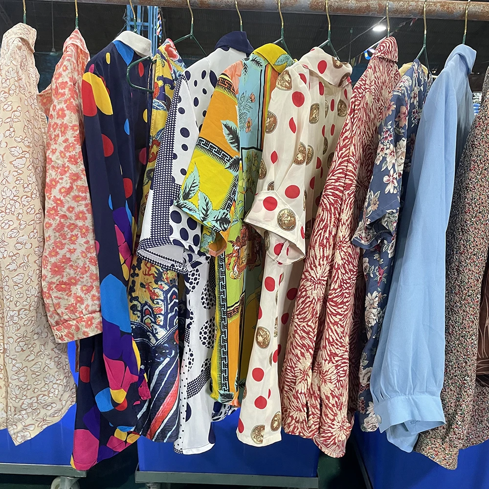Wholesale Cheap Second-hand Clothing Bundled With Korean Silk Shirts  Second-hand Beach Shirts Used Clothing Bale