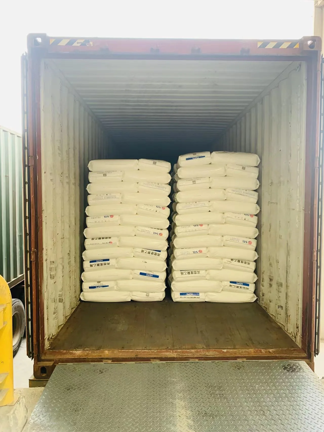 Гранулы пластиковые полиэтилена высокой плотности HDPE смолы для пленочного материала