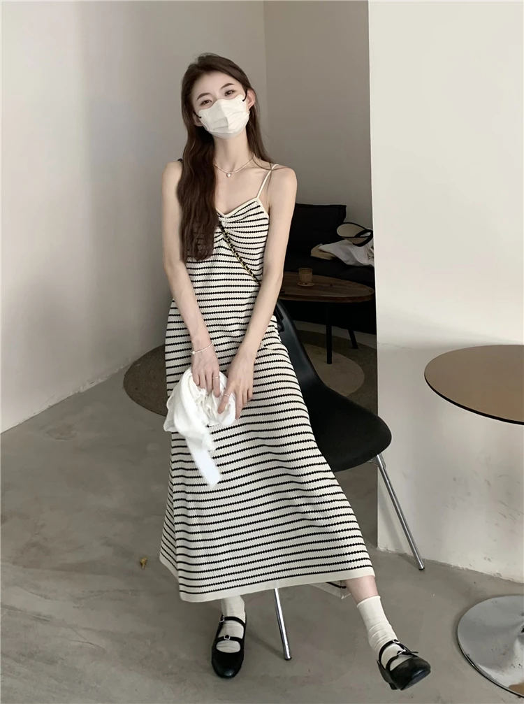 ★CRANK★STRIPE HALTERNECK DRESS_BE★正規品/韓国直送料込 HALTERNECK EVENING DRESS WITH SIDE DEEP SLIT | Tom Ford Fashion