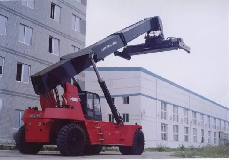 Dalian 45 Ton Port Reach Stacker CRS450Z5 45 Ton Forklift Hydraulic Container Reach Stacker with Fast Delivery