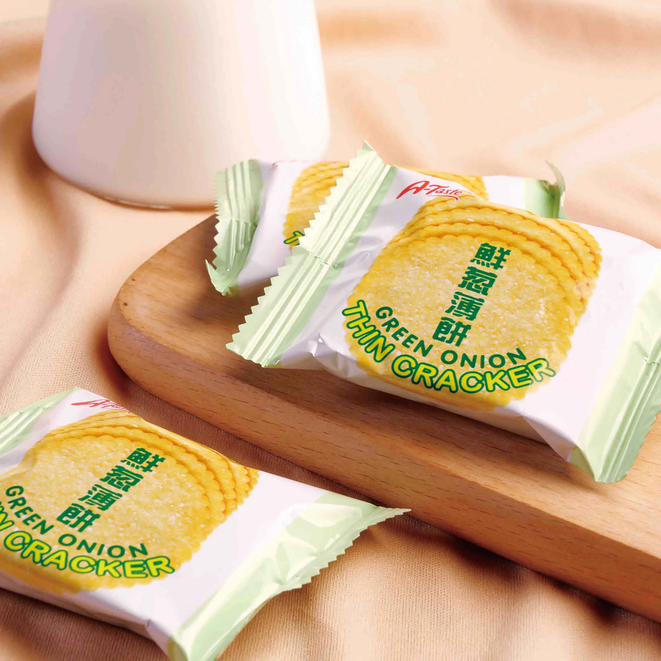 Customized Packaging Green Onion Thin Crackers Healthy Buckwheat Crackers Natural Puffed Wheat Soft Milk Cookie Bag Biscuits