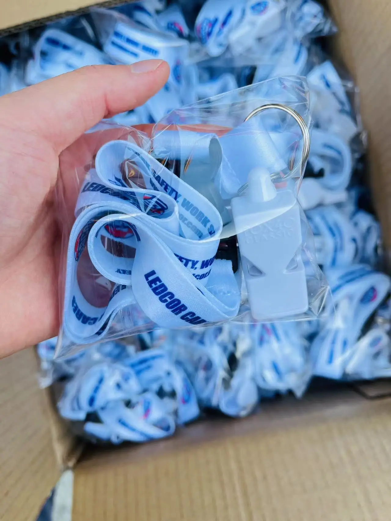 Red Black Yellow Blue Emergency Survival Plastic Fox Whistle